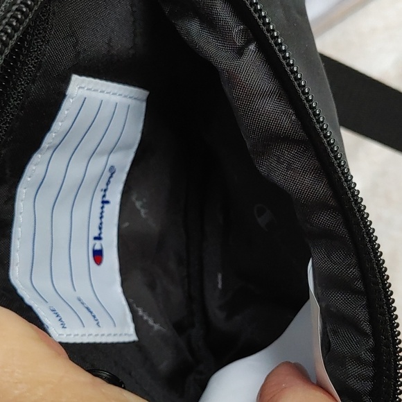 🌸2X Host Pick🌸NWOT CHAMPION NYLON BELT BAG - Picture 4 of 13